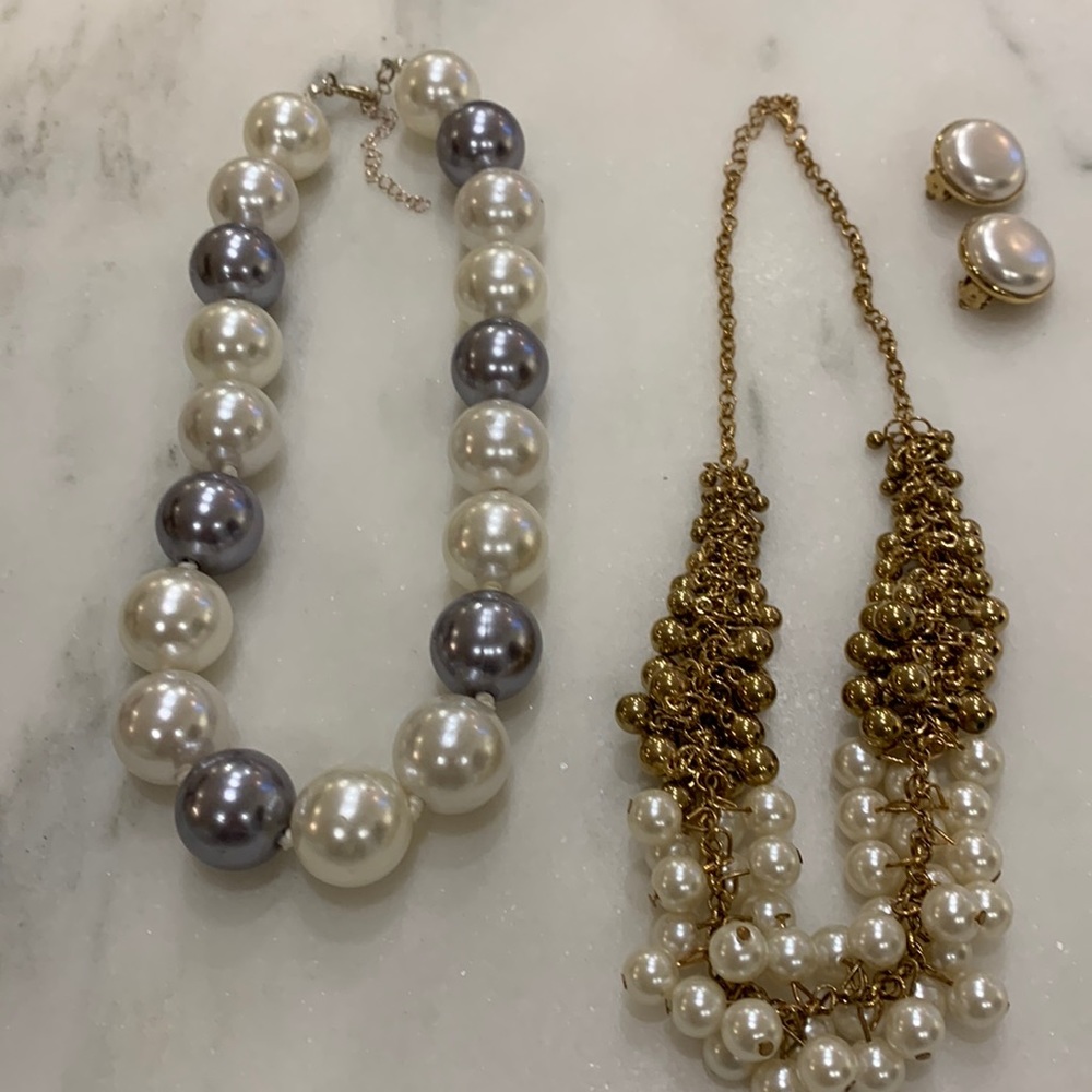 Faux pearl gold tone and silver tone!Necklace and earrings!!!